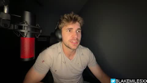Snapshot of blakemiles2 chatting on July 27, 2:51 am Blake Miles online show from July 27, 2:51 am