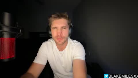 Snapshot of blakemiles2 chatting on July 30, 2:43 am Blake Miles online show from July 30, 2:43 am