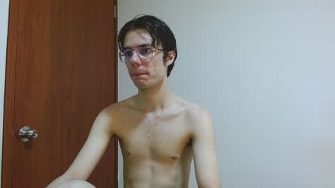 Snapshot of blakeshatter chatting on December 27, 7:57 pm blakeshatter online show from December 27, 7:57 pm