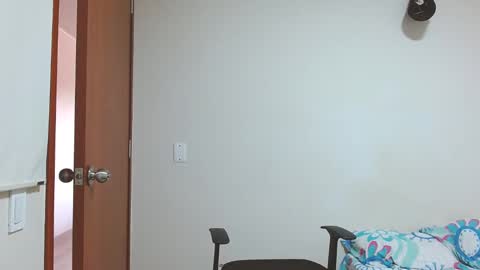 Snapshot of blakeshatter chatting on January 19, 1:22 pm blakeshatter online show from January 19, 1:22 pm