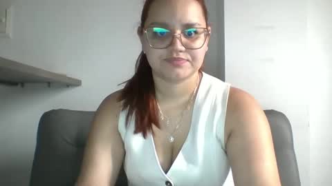 Lary online show from October 8, 4:04 pm
