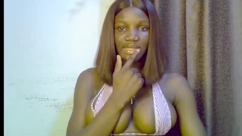 nikky00 online show from April 12, 9:25 am