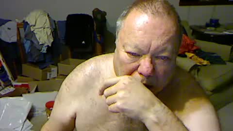Snapshot of blemon32 chatting on December 7, 1:51 pm Bob online show from December 7, 1:51 pm