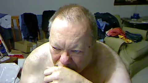 Snapshot of blemon32 chatting on December 25, 12:05 pm Bob online show from December 25, 12:05 pm
