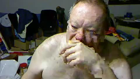 Snapshot of blemon32 chatting on January 12, 11:39 am Bob online show from January 12, 11:39 am