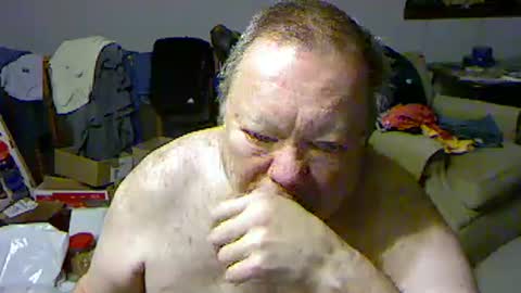 Snapshot of blemon32 chatting on February 13, 12:21 pm Bob online show from February 13, 12:21 pm