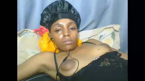 Snapshot of blessed_squiterr chatting on February 8, 3:32 am ann online show from February 8, 3:32 am