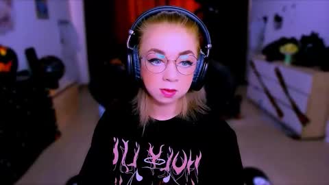 Nicole online show from October 18, 8:48 am