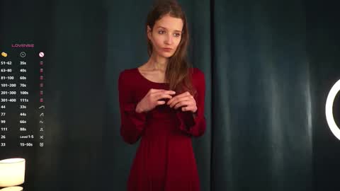 Snapshot of blissemily_ chatting on December 21, 11:06 am Emily online show from December 21, 11:06 am