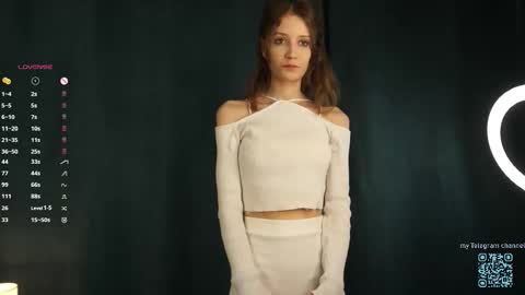 Snapshot of blissemily_ chatting on February 1, 8:02 am Emily online show from February 1, 8:02 am