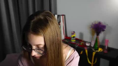  LiLy online show from November 10, 3:11 pm