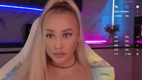 Lana online show from November 15, 12:45 pm