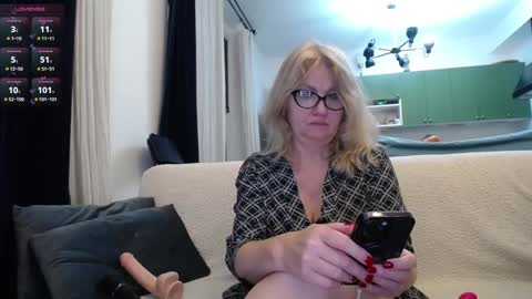 Snapshot of blond_woman chatting on January 26, 9:07 pm Karina online show from January 26, 9:07 pm