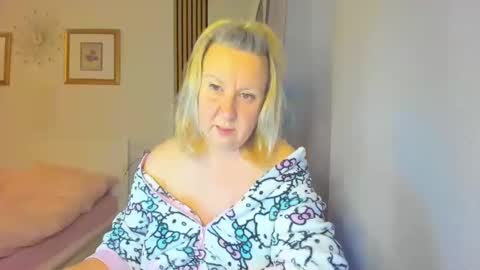 Nicole online show from January 5, 4:16 pm