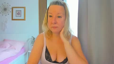 Nicole online show from January 7, 8:45 am