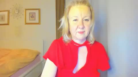 Nicole online show from February 6, 4:25 pm