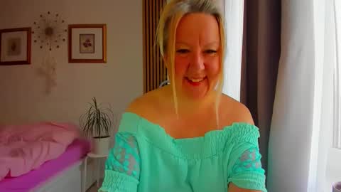 Nicole online show from March 17, 4:50 am
