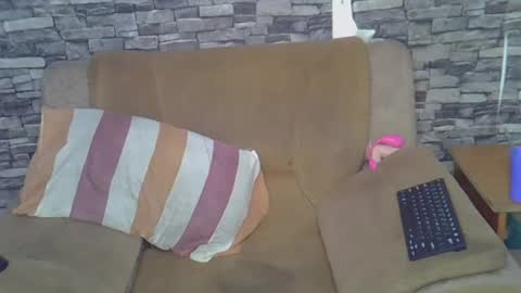 Snapshot of blonde_creamy chatting on June 26, 8:08 am blonde_creamy online show from June 26, 8:08 am