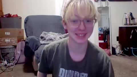 Snapshot of blonde_katie chatting on January 6, 2:36 pm Katie online show from January 6, 2:36 pm