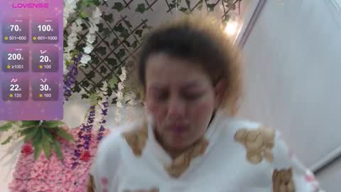 blonde_squirt_ online show from February 11, 11:04 am