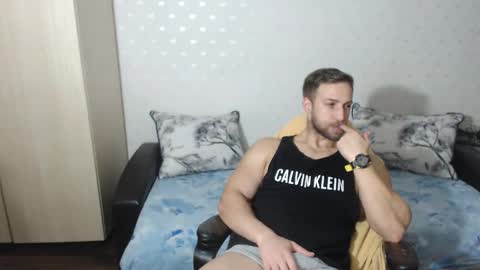 Snapshot of blondeagle chatting on December 5, 8:44 pm Mr Blond online show from December 5, 8:44 pm