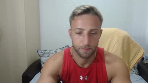 Snapshot of blondeagle chatting on September 14, 1:32 pm Mr Blond online show from September 14, 1:32 pm
