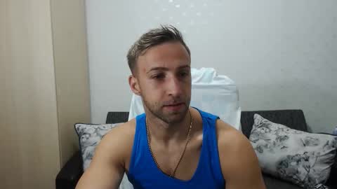 Snapshot of blondeagle chatting on September 26, 10:08 am Mr Blond online show from September 26, 10:08 am
