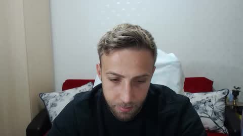 Snapshot of blondeagle chatting on October 2, 12:45 pm Mr Blond online show from October 2, 12:45 pm