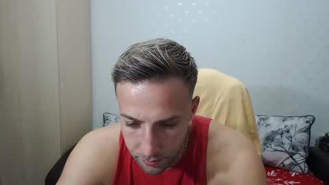 Snapshot of blondeagle chatting on October 22, 9:25 pm Mr Blond online show from October 22, 9:25 pm