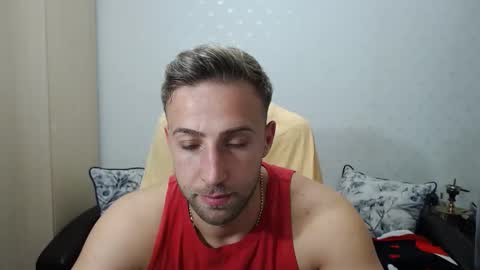 Snapshot of blondeagle chatting on October 26, 9:42 pm Mr Blond online show from October 26, 9:42 pm