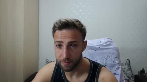 Snapshot of blondeagle chatting on November 3, 11:22 am Mr Blond online show from November 3, 11:22 am