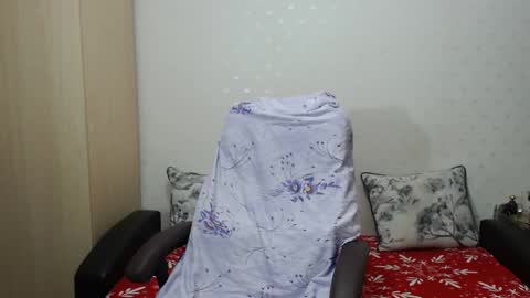 Snapshot of blondeagle chatting on November 4, 7:40 am Mr Blond online show from November 4, 7:40 am