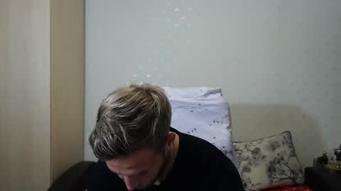 Snapshot of blondeagle chatting on November 6, 9:05 pm Mr Blond online show from November 6, 9:05 pm