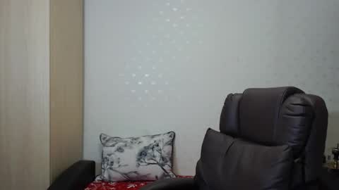 Snapshot of blondeagle chatting on November 7, 8:42 pm Mr Blond online show from November 7, 8:42 pm