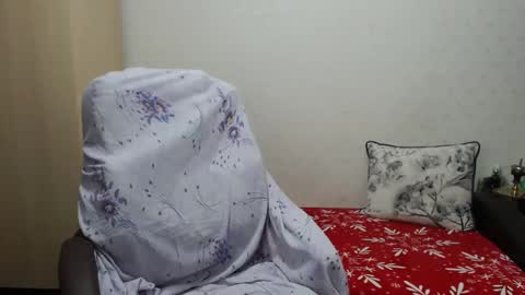 Snapshot of blondeagle chatting on November 10, 8:52 pm Mr Blond online show from November 10, 8:52 pm