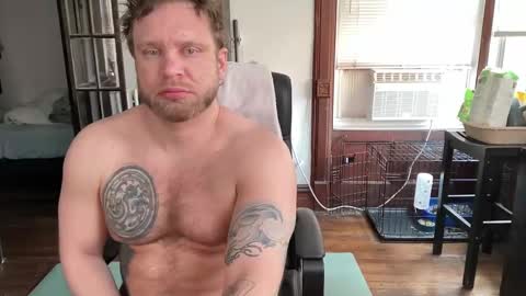 Snapshot of blondebluebear chatting on January 12, 4:08 pm blondebluebear online show from January 12, 4:08 pm