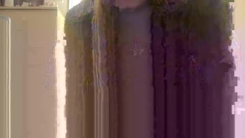 Snapshot of blondegirl964 chatting on October 13, 2:22 am blondegirl964 online show from October 13, 2:22 am