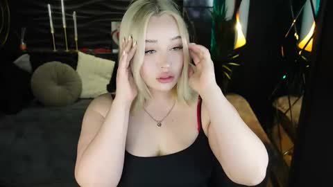 blondessa___ online show from March 22, 1:58 pm