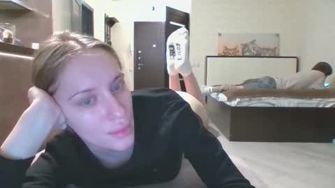 Snapshot of blondi_bondi chatting on February 2, 9:57 pm Viktoriia online show from February 2, 9:57 pm