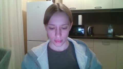 Snapshot of blondi_bondi chatting on March 15, 6:14 pm Viktoriia online show from March 15, 6:14 pm