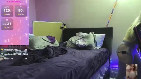 Bubbles online show from October 18, 2:14 am