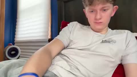 Snapshot of blondiedicks1 chatting on December 4, 1:53 pm blondiedicks1 online show from December 4, 1:53 pm