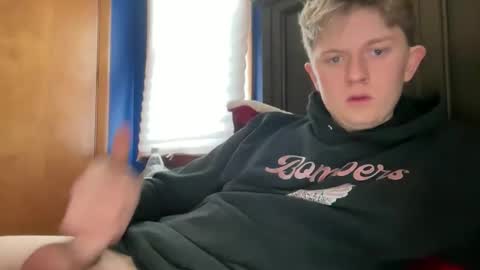 Snapshot of blondiedicks1 chatting on January 8, 6:10 pm blondiedicks1 online show from January 8, 6:10 pm