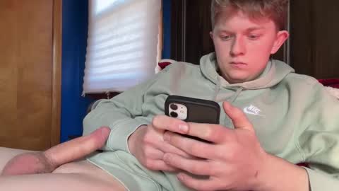 Snapshot of blondiedicks1 chatting on January 16, 4:55 pm blondiedicks1 online show from January 16, 4:55 pm