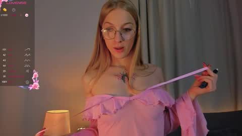 Snapshot of blondiemuse_ chatting on October 2, 2:46 pm Eva online show from October 2, 2:46 pm