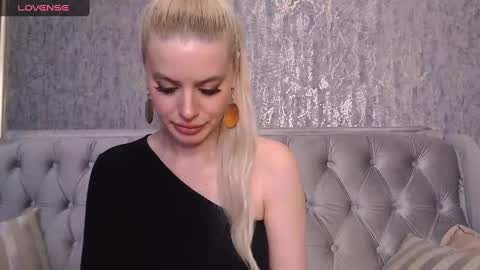 Helen online show from January 17, 1:04 am