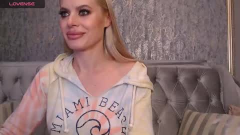 Helen online show from September 27, 8:14 pm