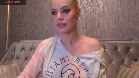 Helen online show from September 29, 1:11 am