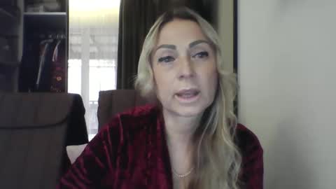 Iren online show from October 25, 12:23 pm