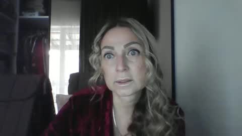 Iren online show from October 31, 9:32 am